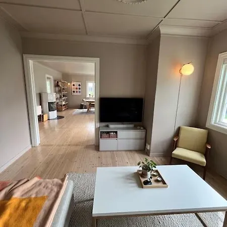 3 Bedroom Full House - Close To Ons & Centrum Βίλα