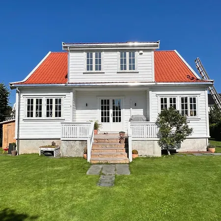 3 Bedroom Full House - Close To Ons & Centrum Villa